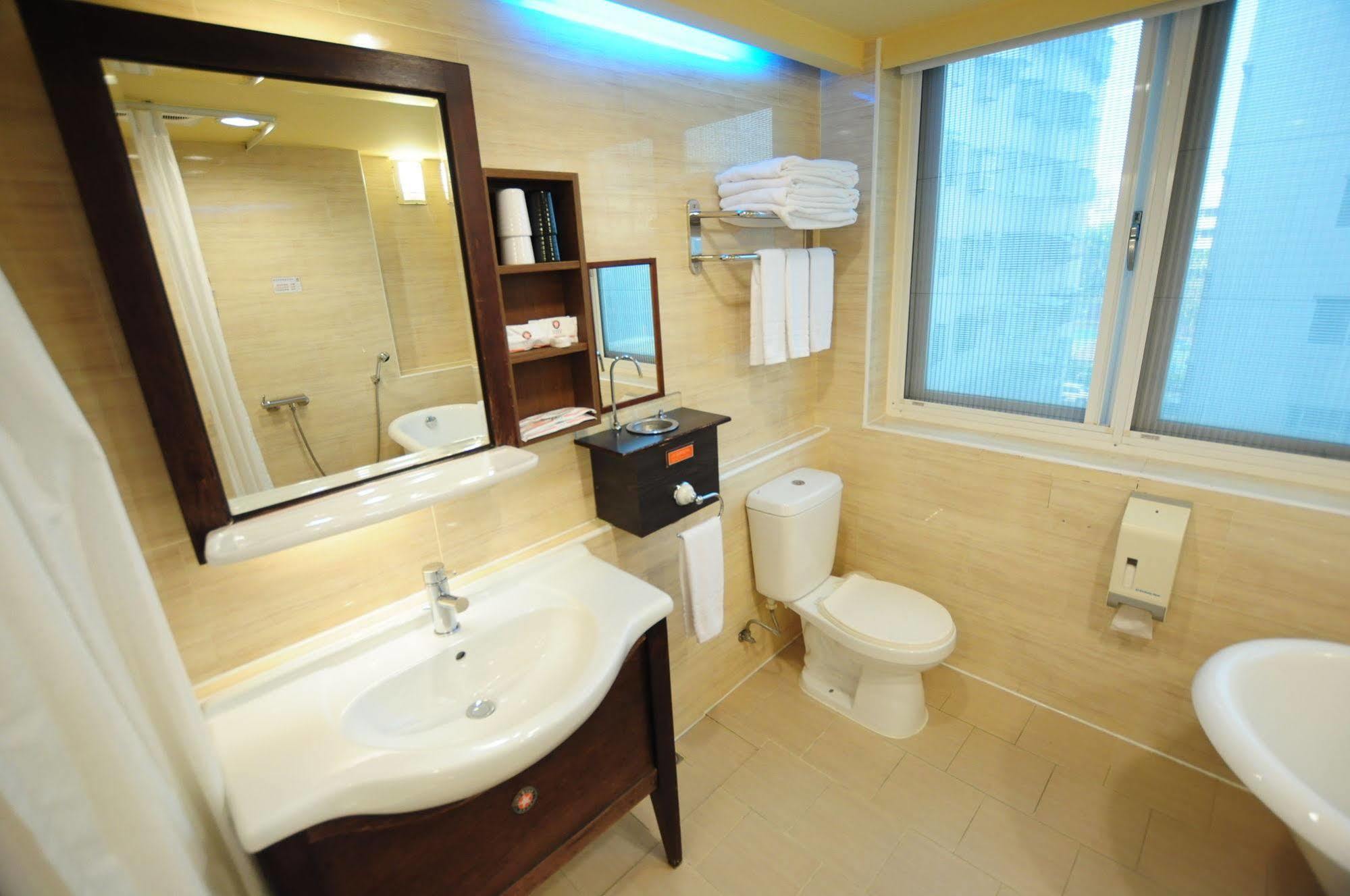 Kindness Xin Jue Jiang Hotell Kaohsiung Exteriör bild