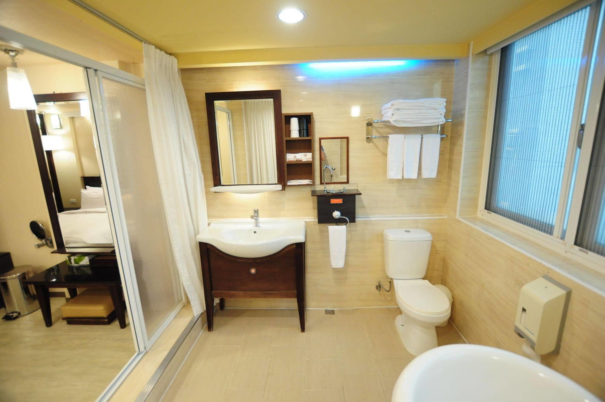 Kindness Xin Jue Jiang Hotell Kaohsiung Exteriör bild